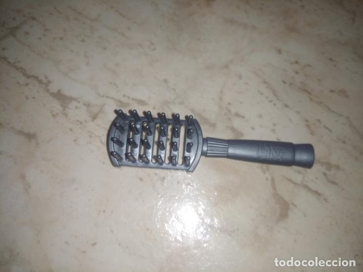 Mu&ntilde;ecas modernas: Peine de mu&ntilde;eca Bratz o liv - Foto 2