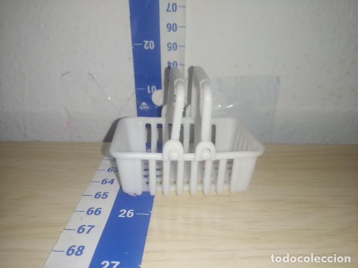 Mu&ntilde;ecas modernas: Cesta para mu&ntilde;eca maniqui - Foto 5