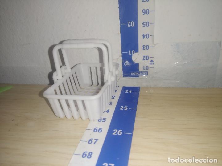 Mu&ntilde;ecas modernas: Cesta para mu&ntilde;eca maniqui - Foto 6