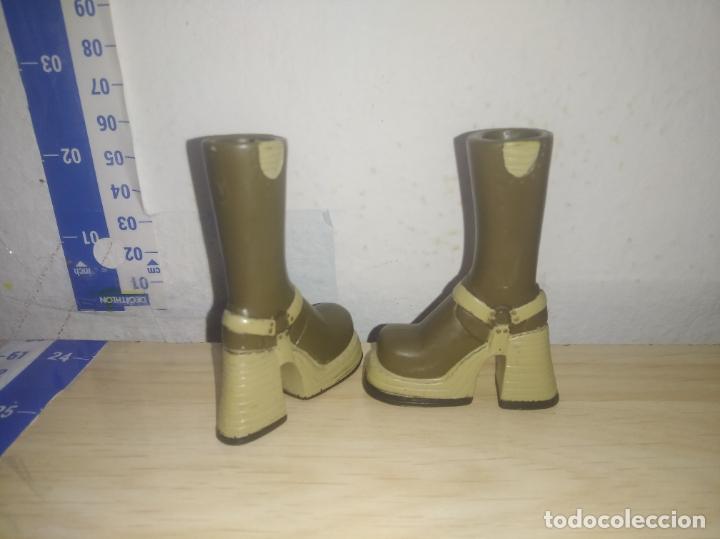 Mu&ntilde;ecas modernas: Zapatos botas de mu&ntilde;eca bratz - Foto 3