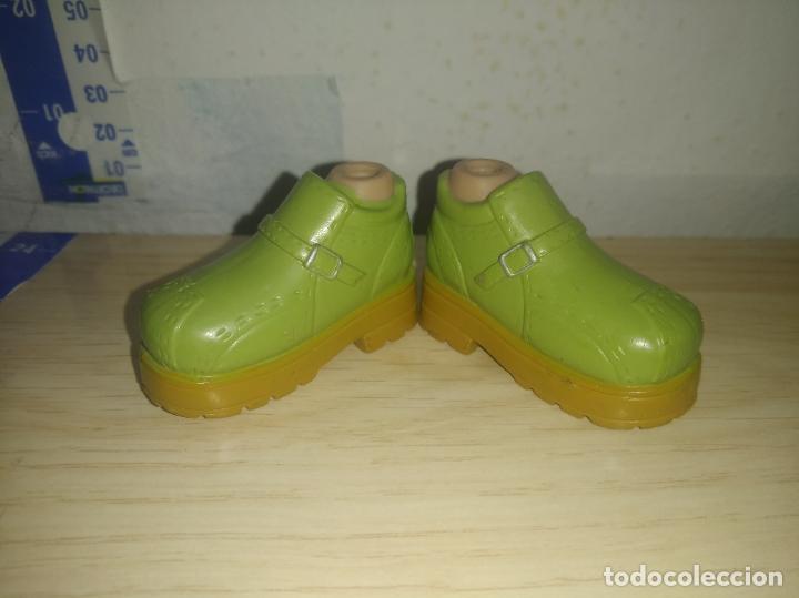 Mu&ntilde;ecas modernas: Zapatos de mu&ntilde;eco bratz - Foto 1