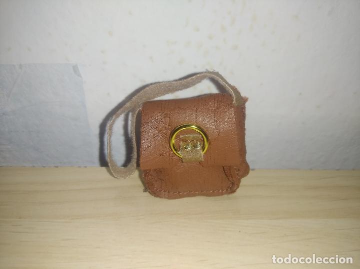 Mu&ntilde;ecas modernas: Bolso de mu&ntilde;eca bratz - Foto 1