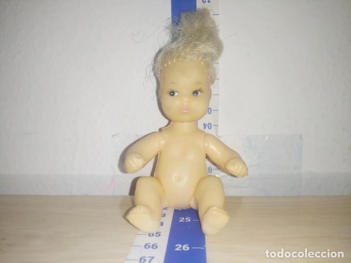 Mu&ntilde;ecas modernas: Peque&ntilde;a y antigua mu&ntilde;eca bebe - Foto 3
