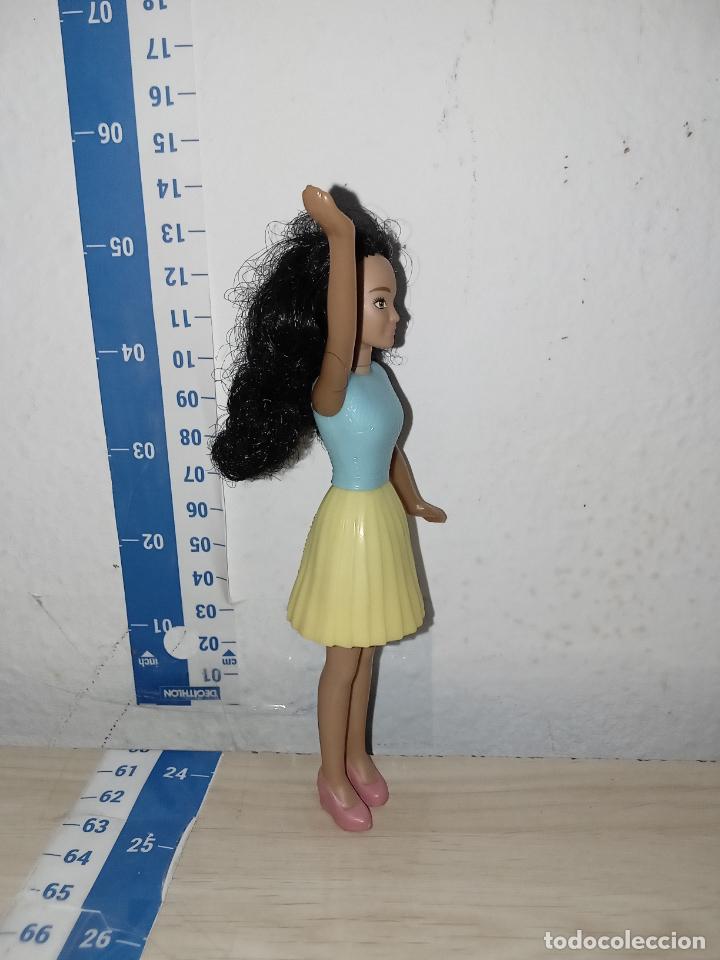 Mu&ntilde;ecas modernas: Mu&ntilde;eca morena Barbie burger King - Foto 3