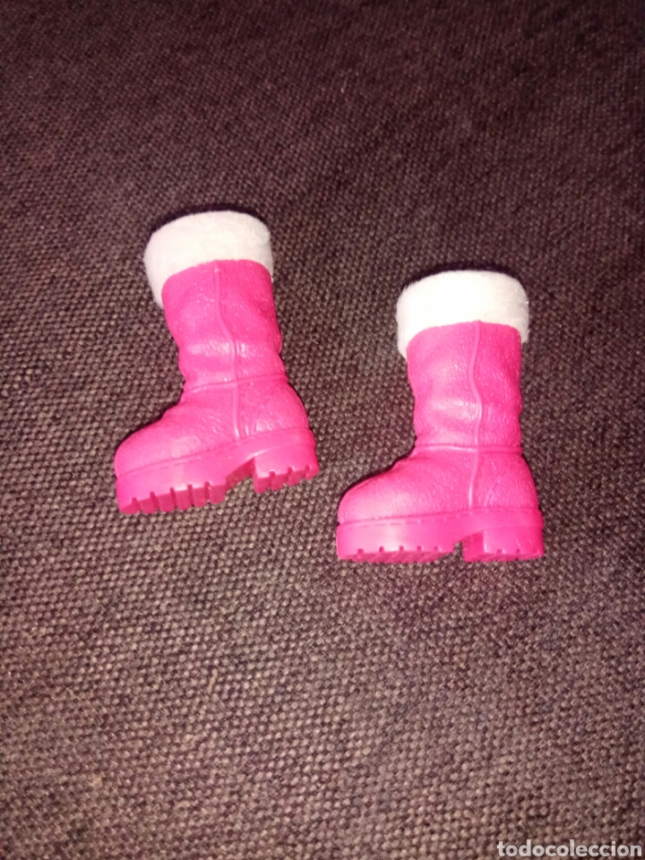Mu&ntilde;ecas modernas: Botas Barbie ski Sindy - Foto 1