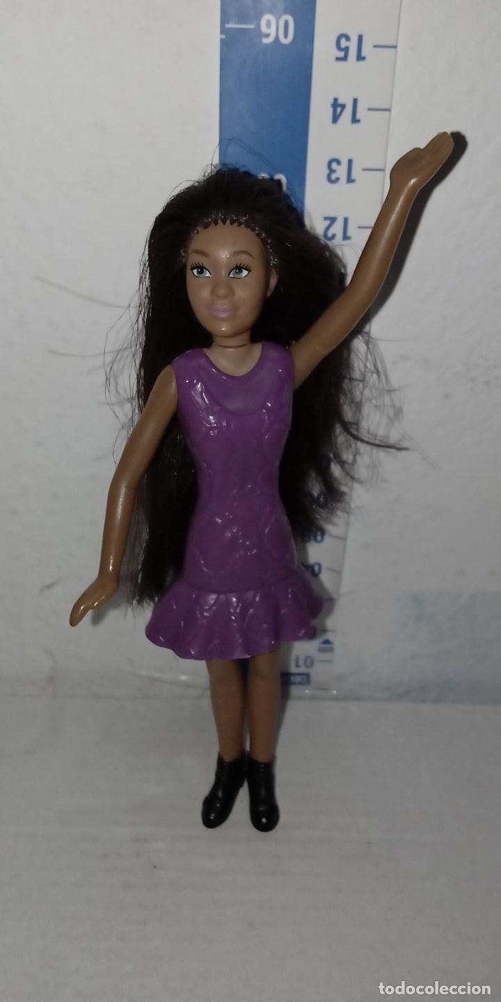 Mu&ntilde;ecas modernas: Mu&ntilde;eca morena Barbie burger King - Foto 2