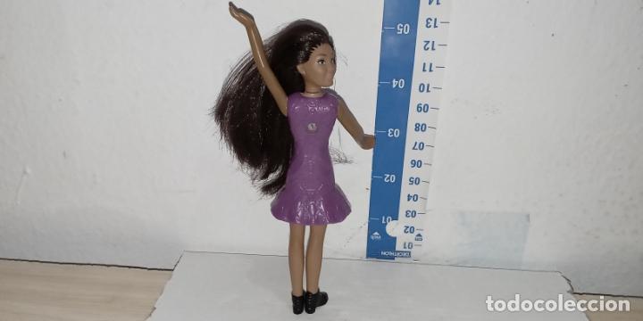 Mu&ntilde;ecas modernas: Mu&ntilde;eca morena Barbie burger King - Foto 4