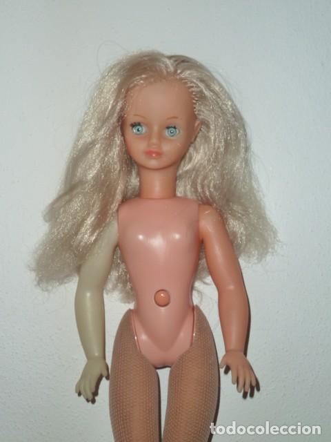 Mu&ntilde;ecas modernas: Mu&ntilde;eca Cathie de Bella, piernas flexibles - Foto 3