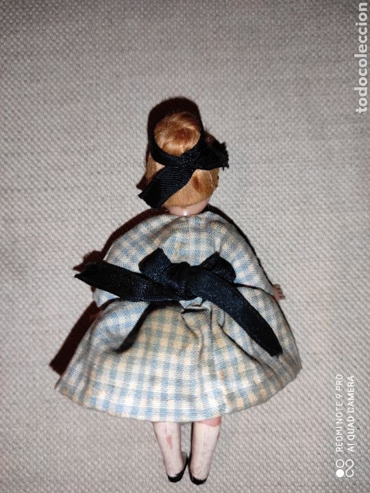 Mu&ntilde;ecas modernas: Mu&ntilde;eca antigua de pl&aacute;stico. Ojos durmientes. - Foto 2