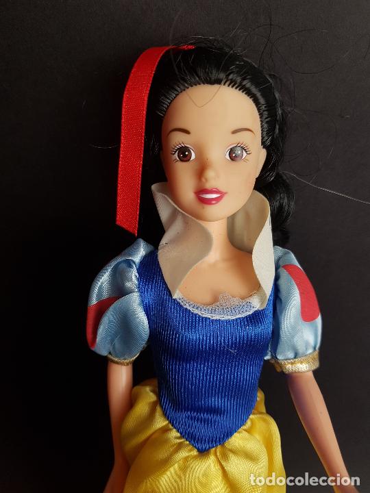 Mu&ntilde;ecas modernas: mu&ntilde;eca blancanieves disney - Foto 2