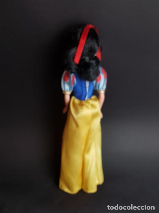 Mu&ntilde;ecas modernas: mu&ntilde;eca blancanieves disney - Foto 4