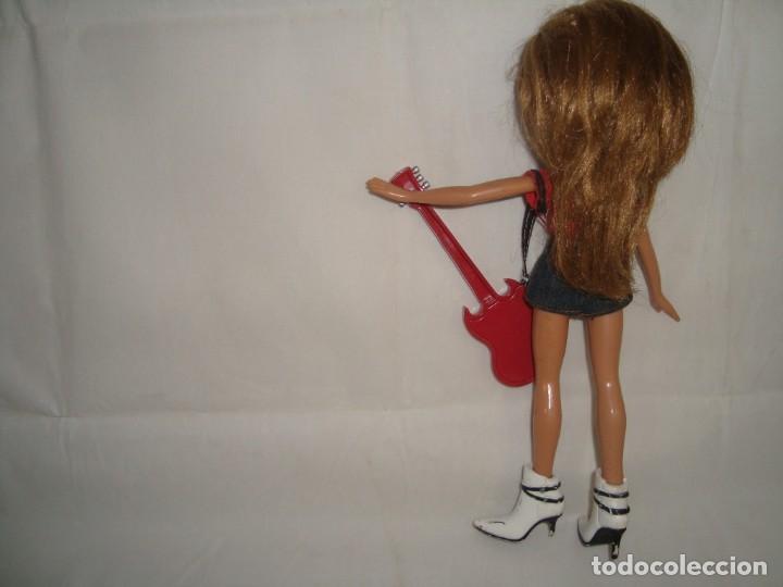 Mu&ntilde;ecas modernas: MU&Ntilde;ECA BRATZ YASMIN CON GUITARRA - Foto 4