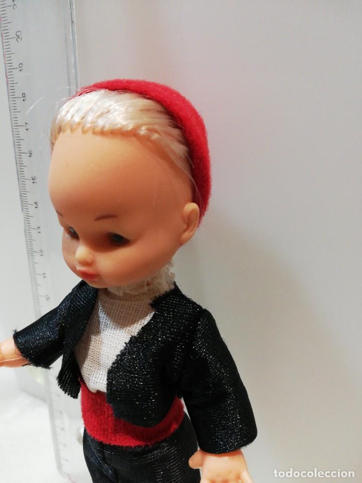 Mu&ntilde;ecas modernas: Mu&ntilde;eca con traje t&iacute;pico de aragones- - Foto 2