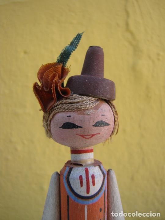 Mu&ntilde;ecas modernas: 4.- Mu&ntilde;eca de madera centroeuropa. Pintado a mano - Foto 5