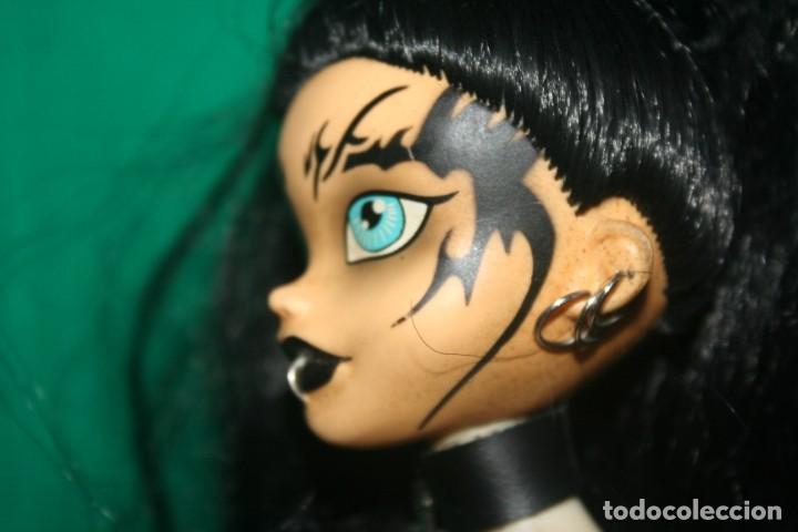 Mu&ntilde;ecas modernas: mu&ntilde;eca gotica edge - Foto 8