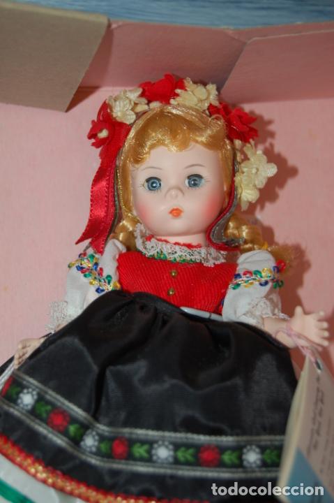 Mu&ntilde;ecas modernas: lote de 9 mu&ntilde;ecas madame alexander - Foto 3