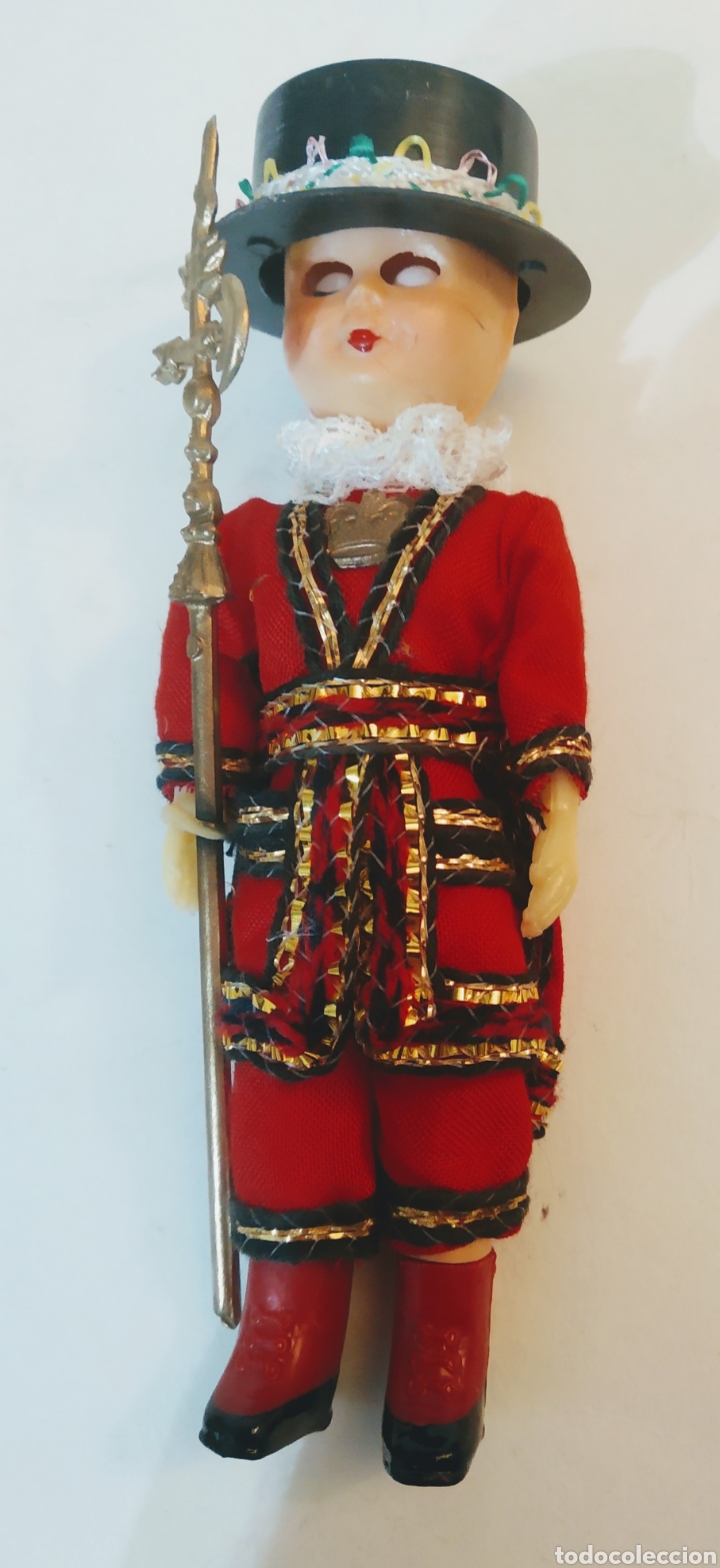 Mu&ntilde;ecas modernas: Antigua Mu&ntilde;eca guardia real inglesa. - Foto 1