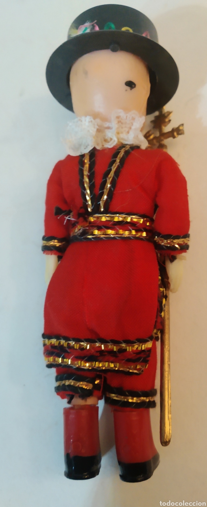Mu&ntilde;ecas modernas: Antigua Mu&ntilde;eca guardia real inglesa. - Foto 2