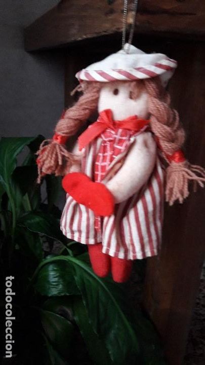 Mu&ntilde;ecas modernas: Mu&ntilde;eca peque&ntilde;a y coraz&oacute;n de trapo - Foto 1