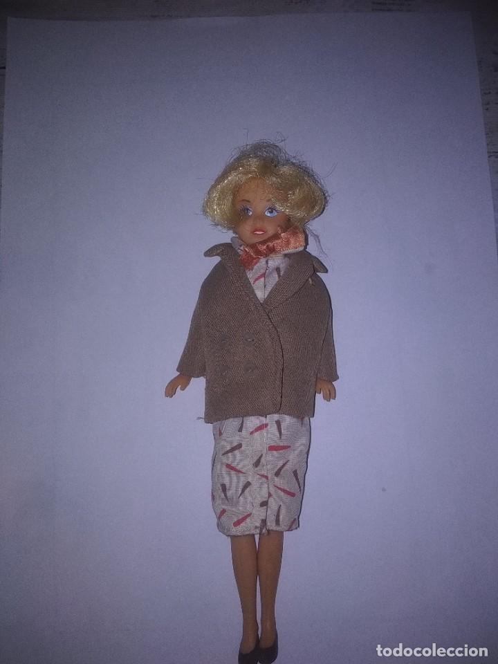 Mu&ntilde;ecas modernas: Mu&ntilde;eca antigua azafata - Foto 1