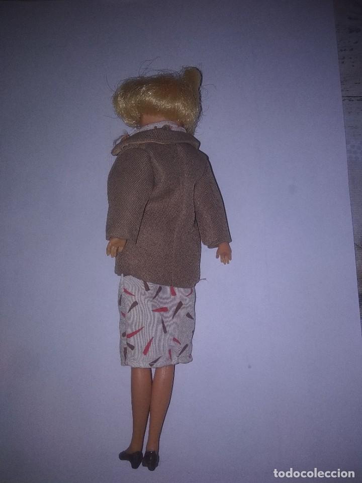 Mu&ntilde;ecas modernas: Mu&ntilde;eca antigua azafata - Foto 2