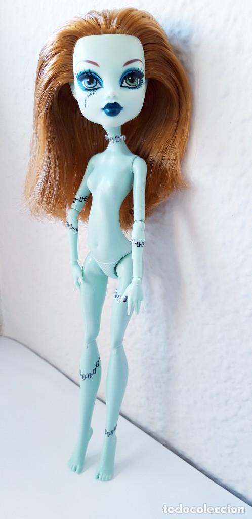 Mu&ntilde;ecas modernas: Monster High Frankie Customizada - Foto 2