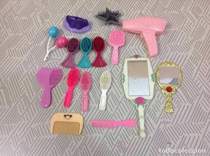 Mu&ntilde;ecas modernas: Lote de ascesorios de mu&ntilde;ecas - Foto 1