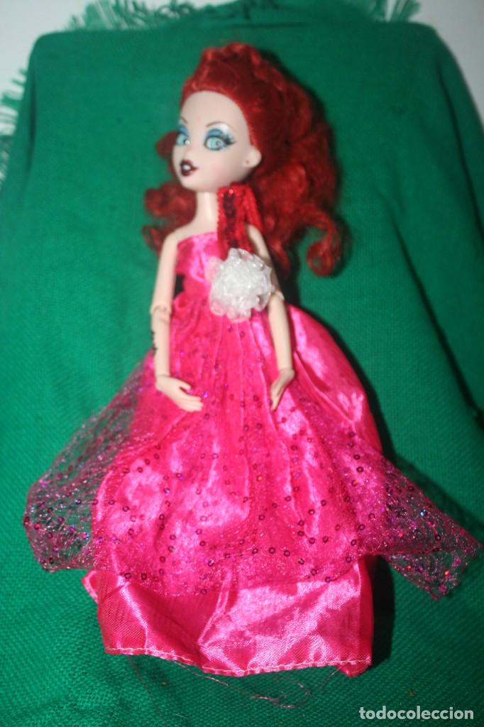 Mu&ntilde;ecas modernas: mu&ntilde;eca tm 2012 - Foto 2
