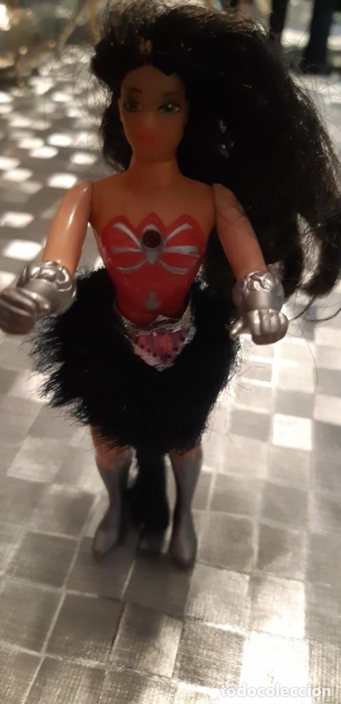Mu&ntilde;ecas modernas: Mu&ntilde;eca Shera princesa del poder 1984 - Foto 2