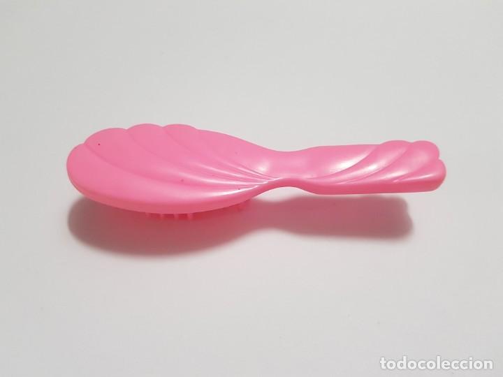 Mu&ntilde;ecas modernas: Peine Barbie - Foto 1