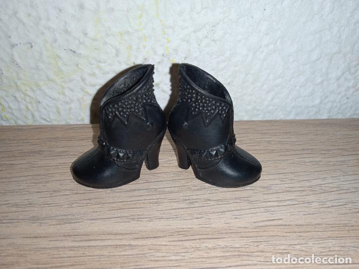 Mu&ntilde;ecas modernas: Zapatos botas de mu&ntilde;eca los descendientes - Foto 3