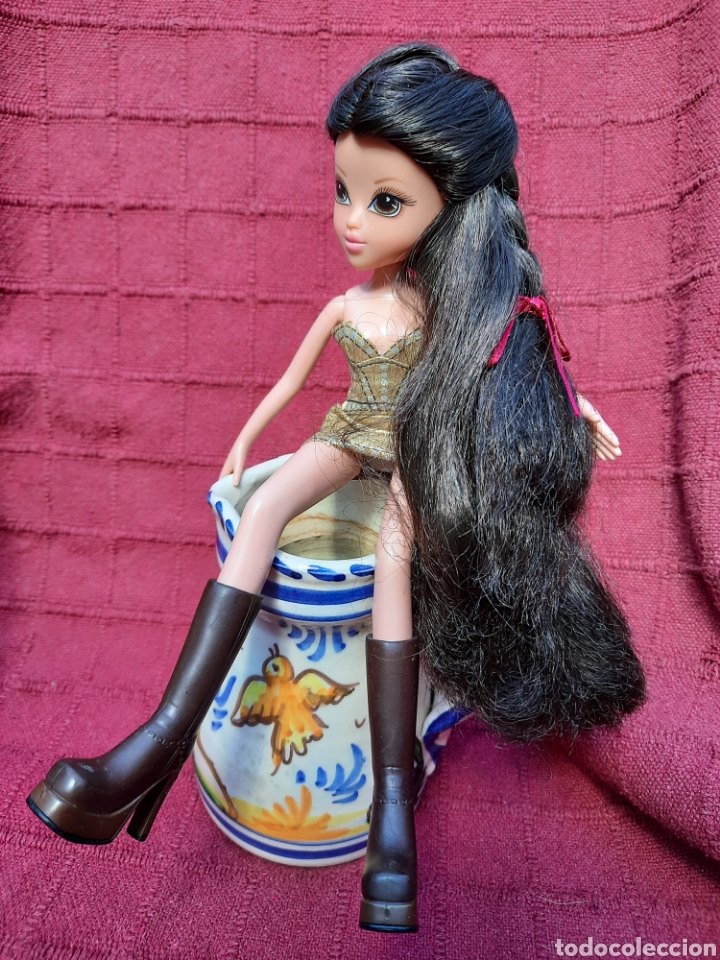  muñeca tipo bratz   mga/tamaño barbie/monste