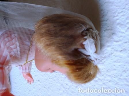 Mu&ntilde;ecas modernas: ANTIG&Uuml;A MU&Ntilde;ECA EN PLASTICO VESTIDA DE COMUNI&Oacute;N - Foto 12
