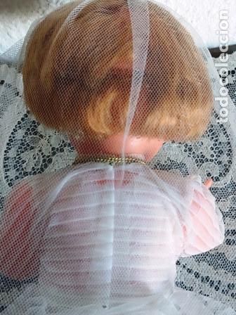 Mu&ntilde;ecas modernas: ANTIG&Uuml;A MU&Ntilde;ECA EN PLASTICO VESTIDA DE COMUNI&Oacute;N - Foto 25