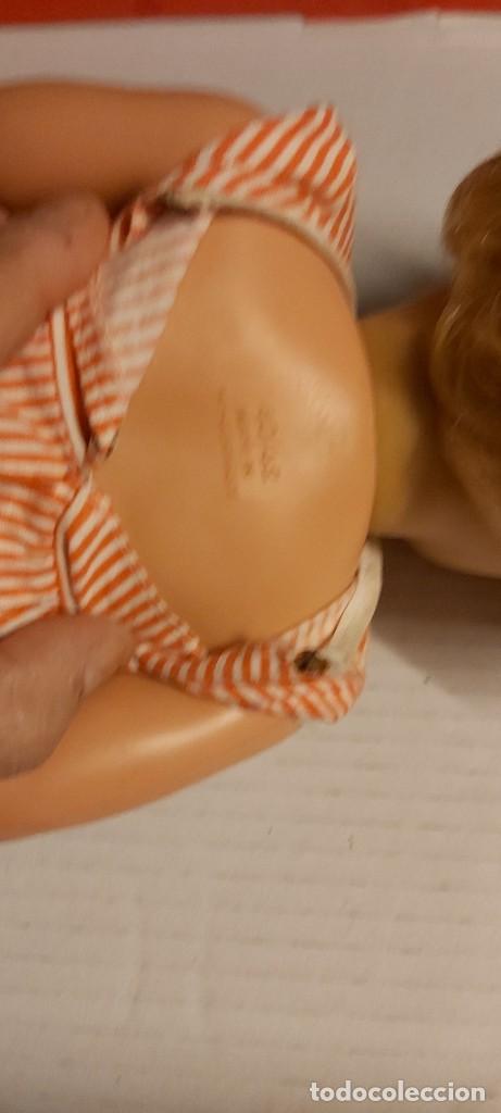 Mu&ntilde;ecas modernas: Mu&ntilde;eca extranjera de pl&aacute;stico duro - Foto 3