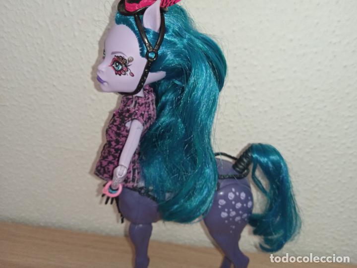Mu&ntilde;ecas modernas: Mu&ntilde;eca Monster high avea trotter centauro - Foto 5