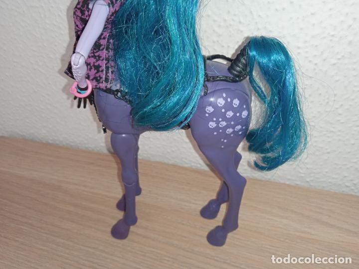 Mu&ntilde;ecas modernas: Mu&ntilde;eca Monster high avea trotter centauro - Foto 7
