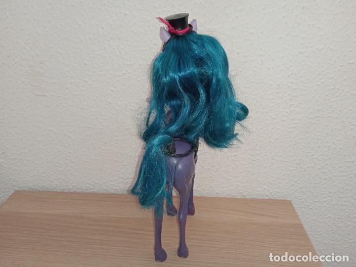 Mu&ntilde;ecas modernas: Mu&ntilde;eca Monster high avea trotter centauro - Foto 8