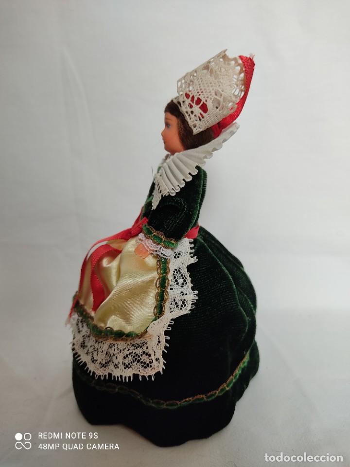 Mu&ntilde;ecas modernas: Antigua mu&ntilde;eca regional de celuloide - Foto 7