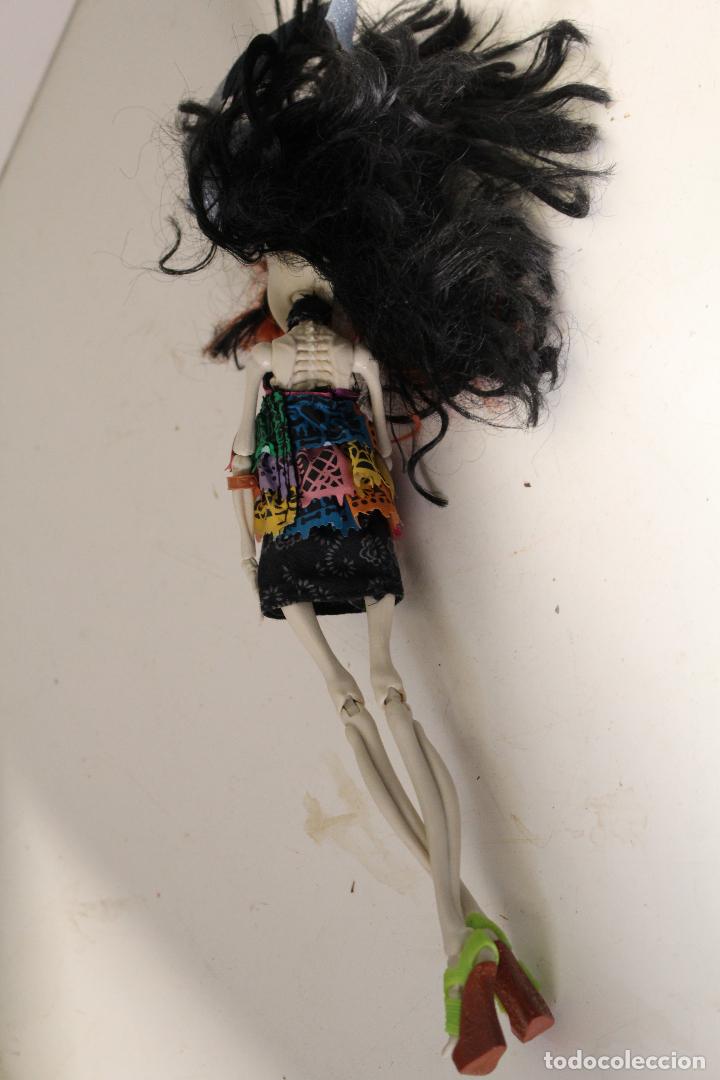 Mu&ntilde;ecas modernas: MU&Ntilde;ECA MONSTER HIGH 2012 MATTEL - Foto 2