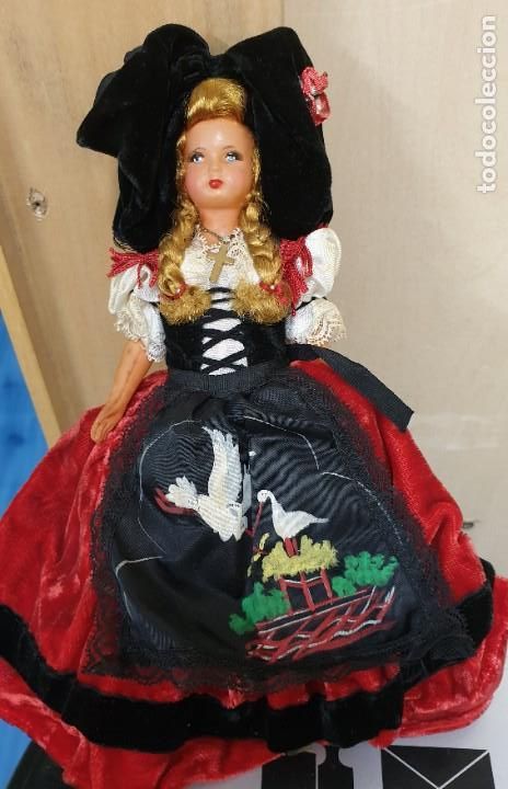 Mu&ntilde;ecas modernas: MU&Ntilde;ECA REGIONAL FRANCESA CELULOIDE 21 CM. ALTURA - Foto 1