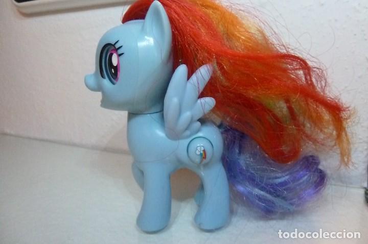 Mu&ntilde;ecas modernas: My Little Pony Rainbow Dash. Hasbro 2017 - Foto 2