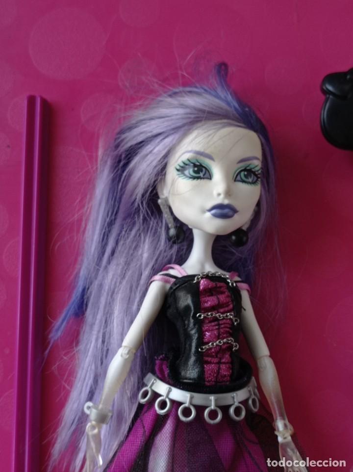 Mu&ntilde;ecas modernas: MU&Ntilde;ECA SPECTRA - MONSTER HIGH. MATTEL - Foto 2