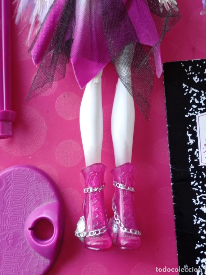 Mu&ntilde;ecas modernas: MU&Ntilde;ECA SPECTRA - MONSTER HIGH. MATTEL - Foto 4