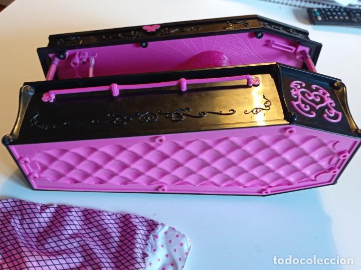 Mu&ntilde;ecas modernas: CAMA - JOYERO CON COMPLEMENTOS. MU&Ntilde;ECA DRACULAURA. MONSTER HIGH. MATTEL - Foto 13