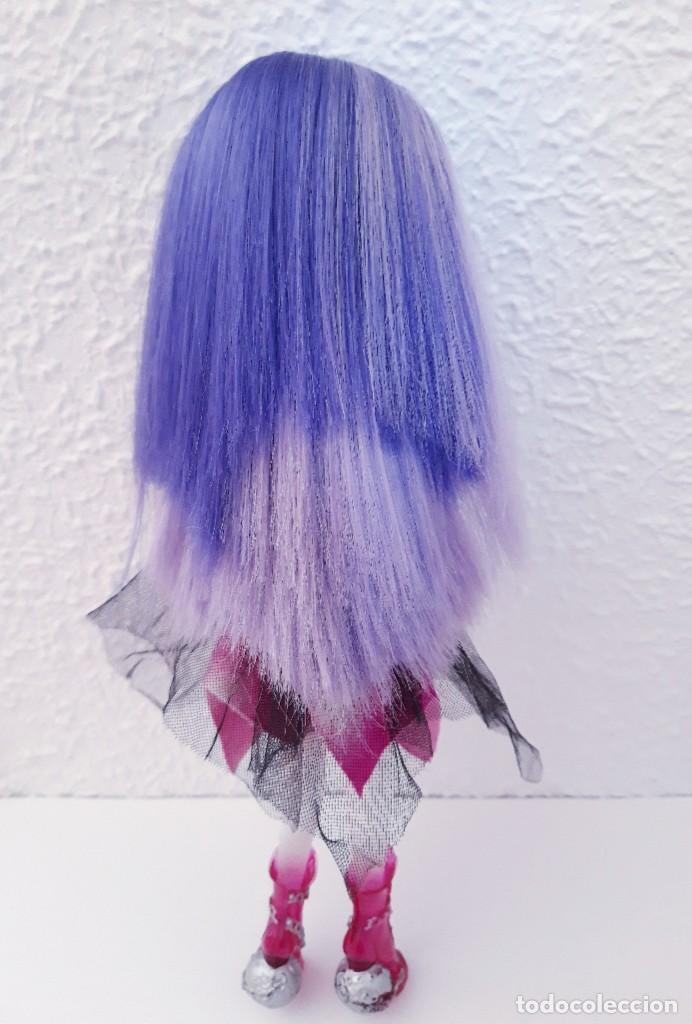 Mu&ntilde;ecas modernas: Monster High Spectra 1&ordf; Edici&oacute;n - Foto 3