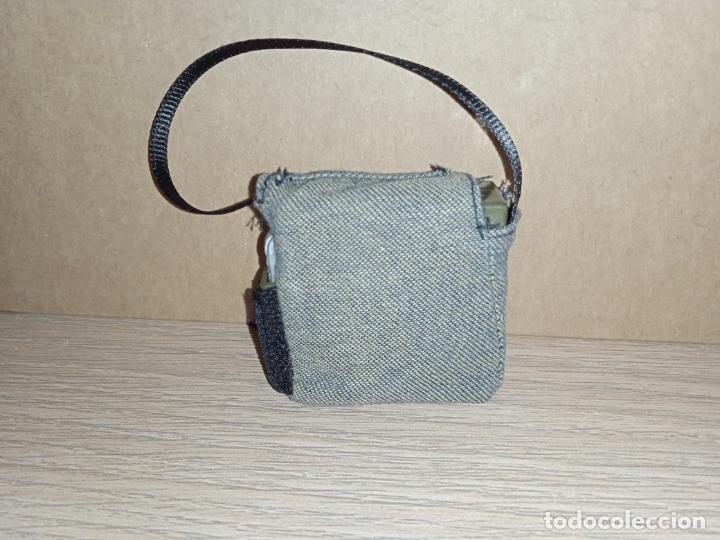 Mu&ntilde;ecas modernas: Bolso con accesorios de mu&ntilde;eca bratz - Foto 3