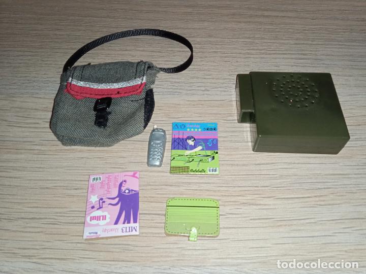 Mu&ntilde;ecas modernas: Bolso con accesorios de mu&ntilde;eca bratz - Foto 6