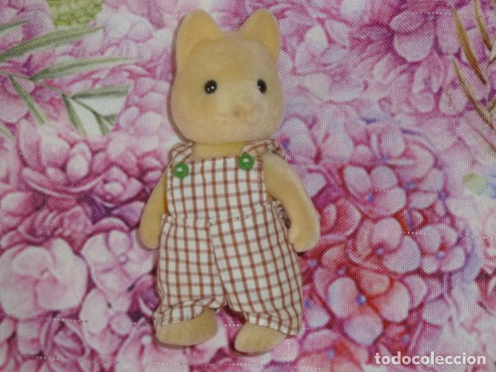 Mu&ntilde;ecas modernas: Gato Sylvanian Families. - Foto 1