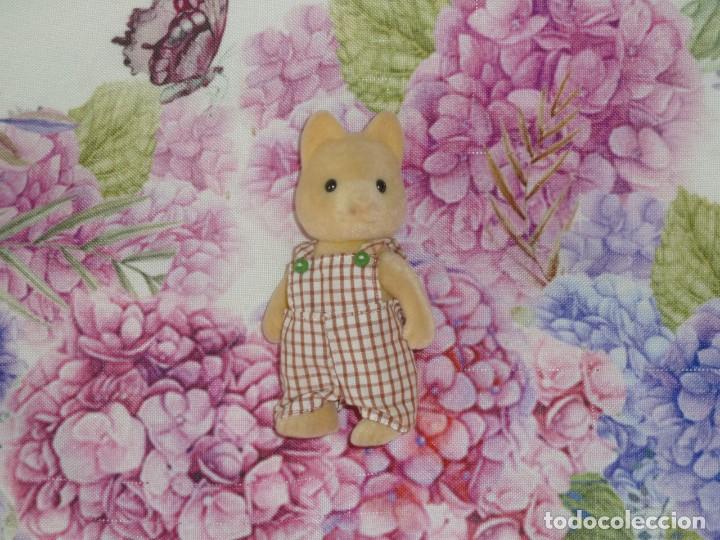 Mu&ntilde;ecas modernas: Gato Sylvanian Families. - Foto 4